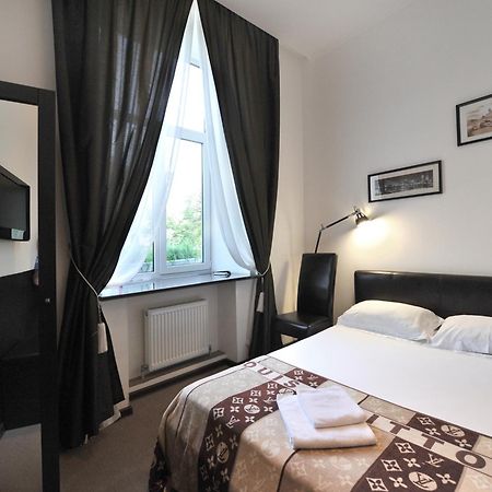 Hotel Reno On Deribasovskaya Odessa Zewnętrze zdjęcie
